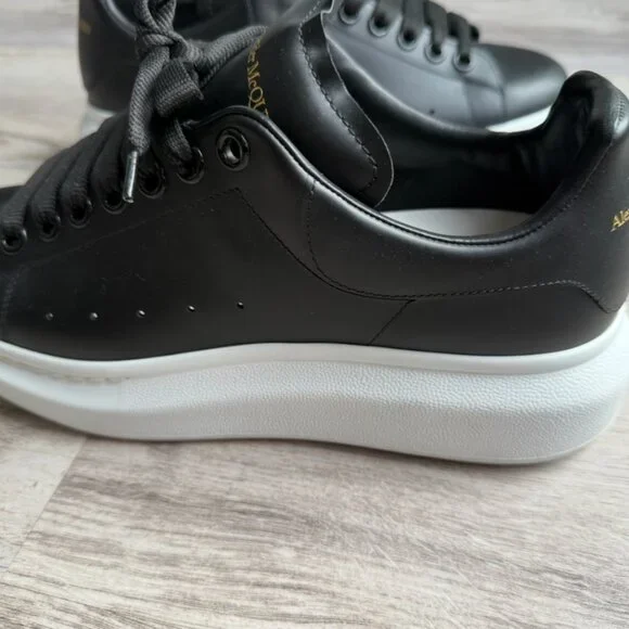 ALEXANDER MCQUEEN Leather exaggerated-sole sneakers